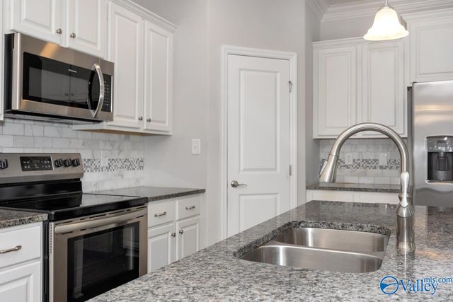 90 Moore Farm Circle 90, Huntsville, AL 35806