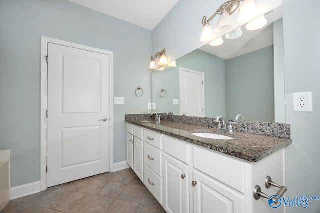 90 Moore Farm Circle 90, Huntsville, AL 35806