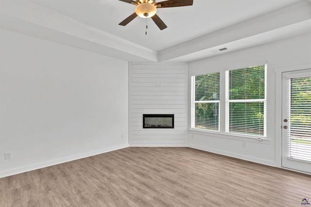 111 Breakwater Way, Perry, GA 31069