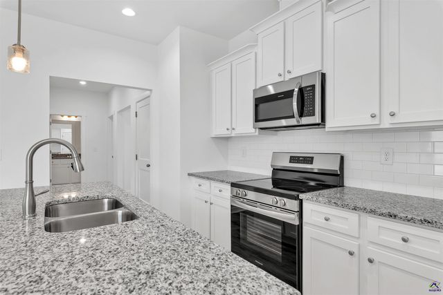 111 Breakwater Way, Perry, GA 31069