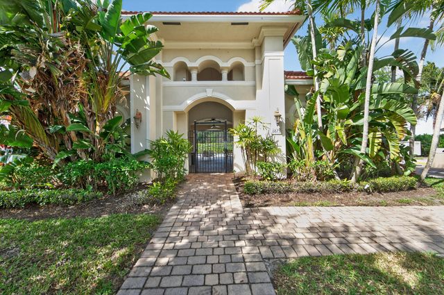6711 Osage Circle, West Palm Beach, FL 33413