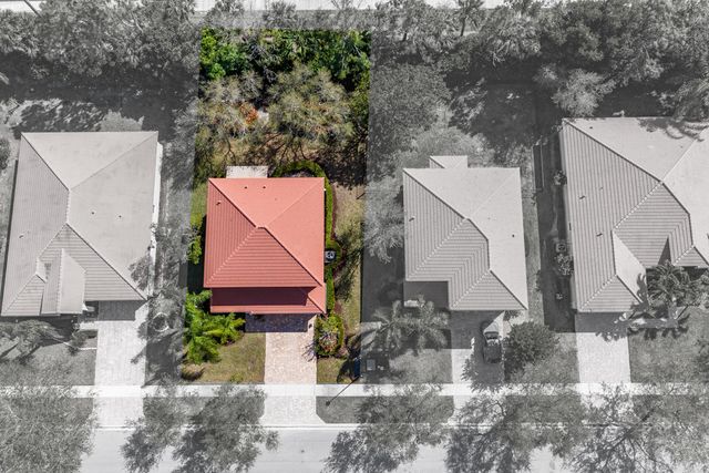 6711 Osage Circle, West Palm Beach, FL 33413