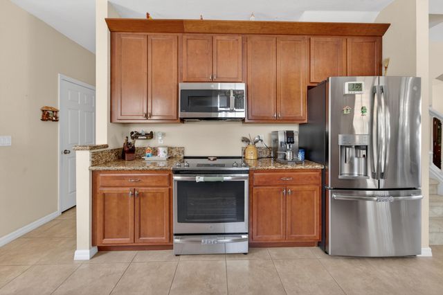 6711 Osage Circle, West Palm Beach, FL 33413