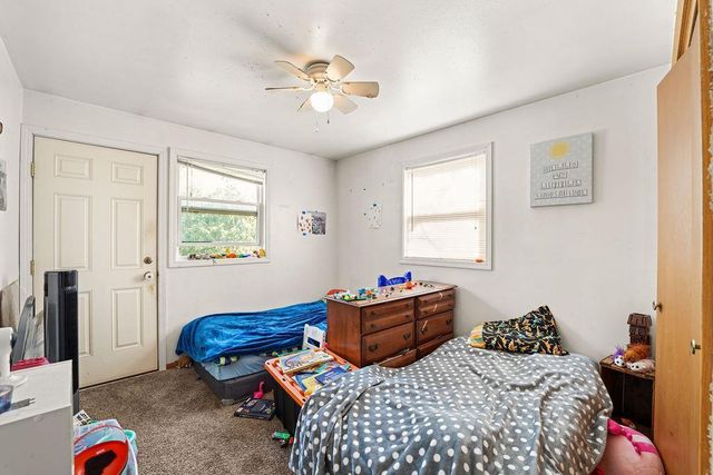 1906 W PINE STREET, Appleton, WI 54914