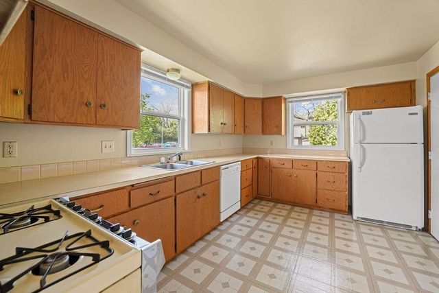 1906 W PINE STREET, Appleton, WI 54914