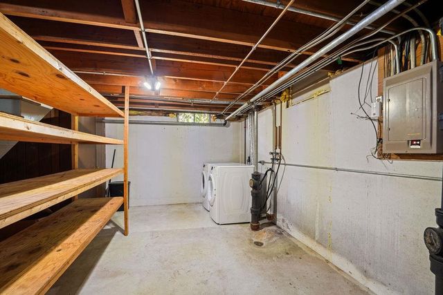 1906 W PINE STREET, Appleton, WI 54914