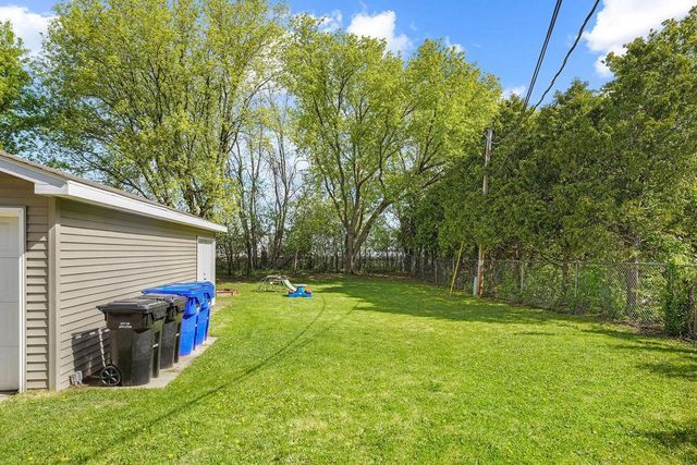 1906 W PINE STREET, Appleton, WI 54914