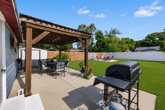 2561 13TH AVENUE N, St Petersburg, FL 33713