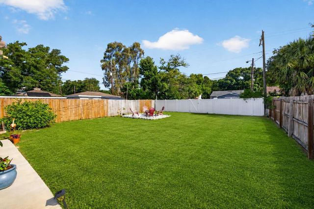 2561 13TH AVENUE N, St Petersburg, FL 33713