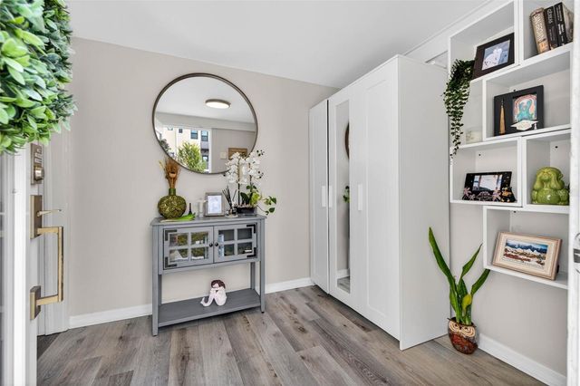 2561 13TH AVENUE N, St Petersburg, FL 33713