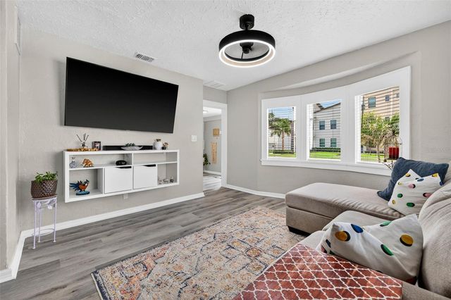 2561 13TH AVENUE N, St Petersburg, FL 33713