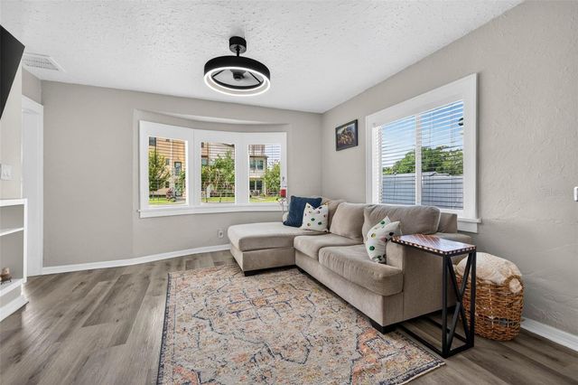 2561 13TH AVENUE N, St Petersburg, FL 33713