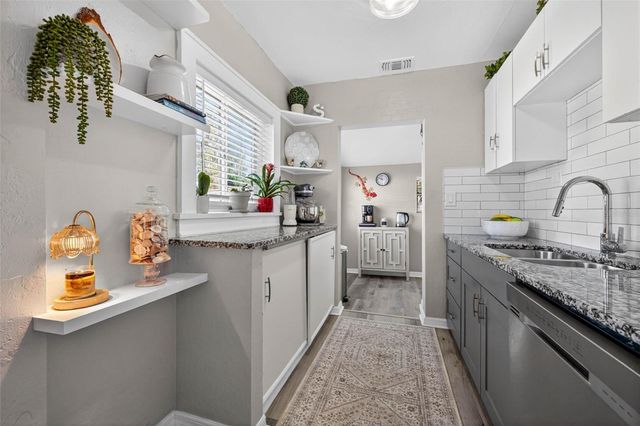 2561 13TH AVENUE N, St Petersburg, FL 33713