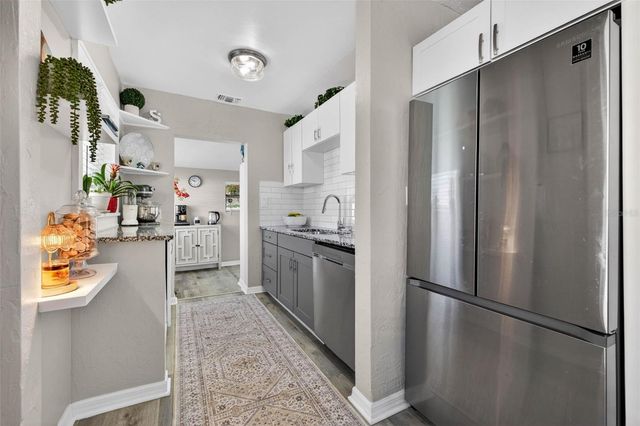 2561 13TH AVENUE N, St Petersburg, FL 33713