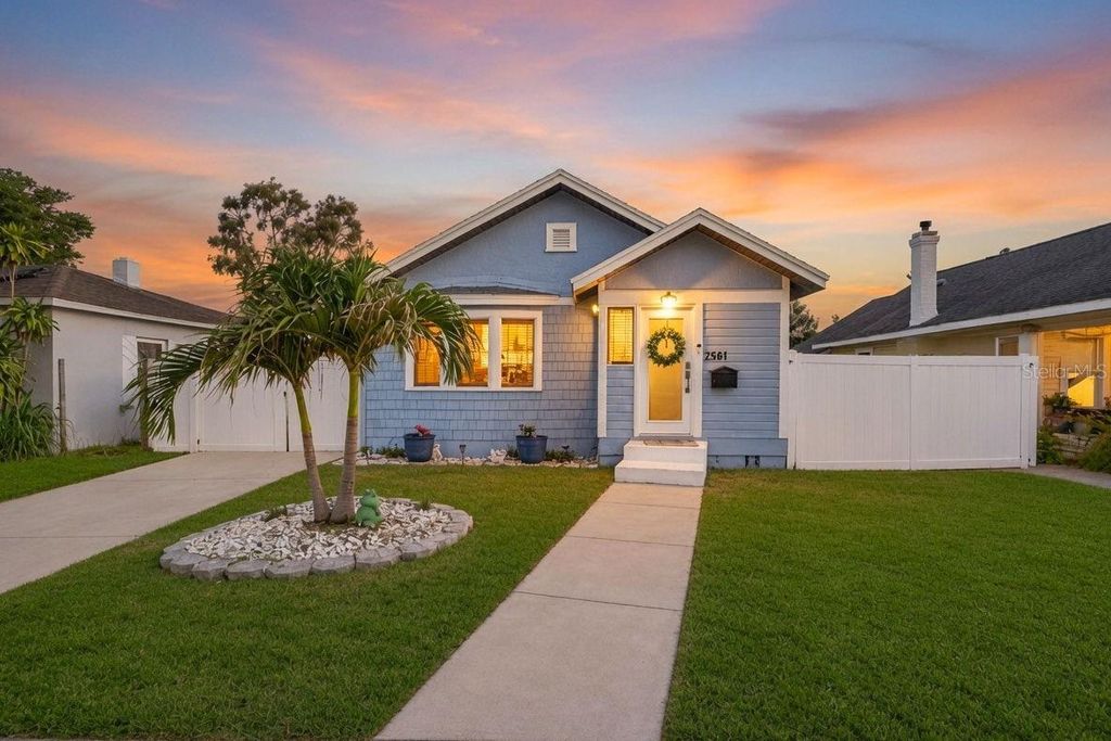 2561 13TH AVENUE N, St Petersburg, FL 33713