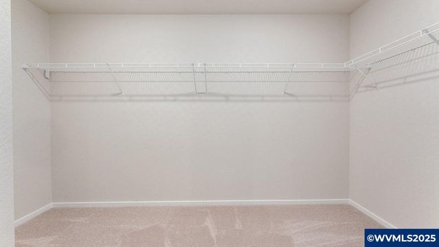 324 Greencrest St NE, Salem, OR 97301