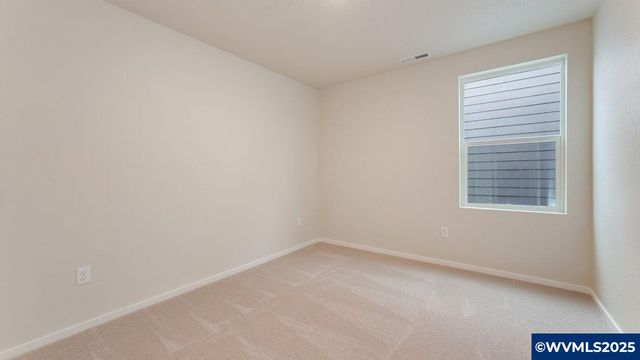 324 Greencrest St NE, Salem, OR 97301