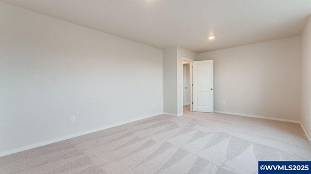 324 Greencrest St NE, Salem, OR 97301