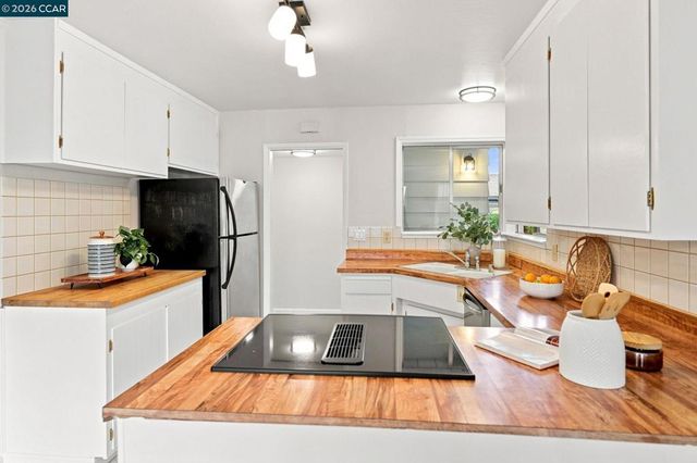 2481 Larkey Ln, Walnut Creek, CA 94597