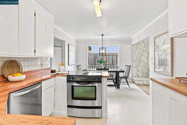2481 Larkey Ln, Walnut Creek, CA 94597