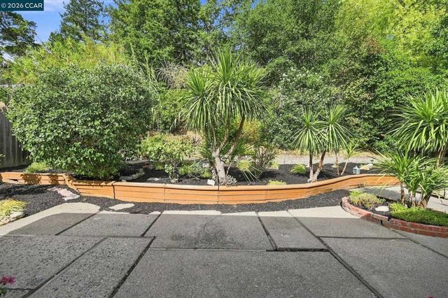 2481 Larkey Ln, Walnut Creek, CA 94597