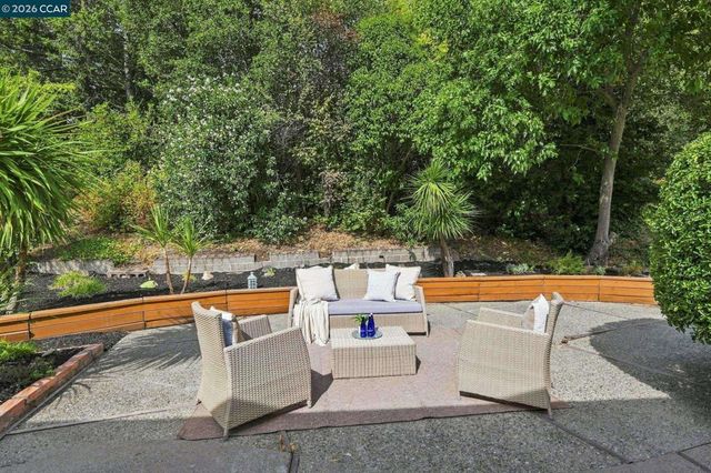 2481 Larkey Ln, Walnut Creek, CA 94597