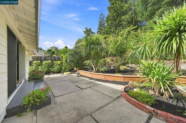 2481 Larkey Ln, Walnut Creek, CA 94597