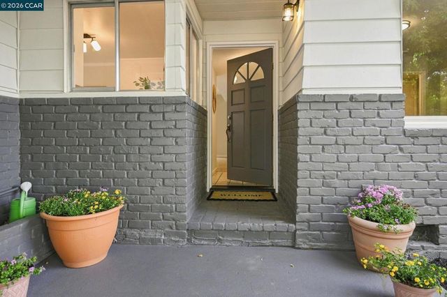 2481 Larkey Ln, Walnut Creek, CA 94597