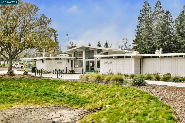 2481 Larkey Ln, Walnut Creek, CA 94597
