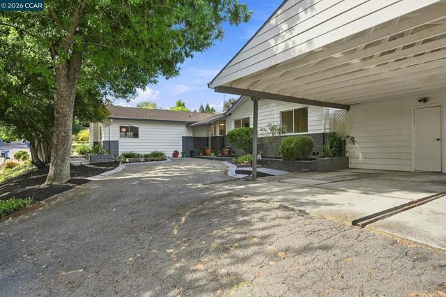 2481 Larkey Ln, Walnut Creek, CA 94597