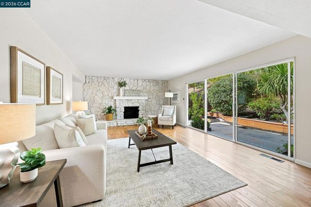 2481 Larkey Ln, Walnut Creek, CA 94597