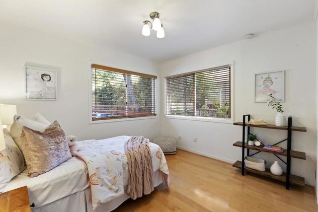 2001 Valparaiso Avenue, Menlo Park, CA 94025