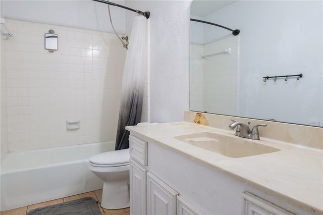 4913 Creekbend Road, Corpus Christi, TX 78413