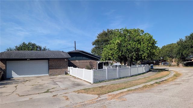 4913 Creekbend Road, Corpus Christi, TX 78413