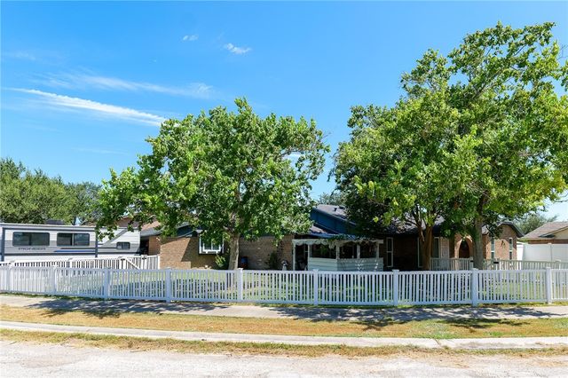 4913 Creekbend Road, Corpus Christi, TX 78413