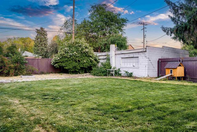 2124 S Kerr St, Boise, ID 83705