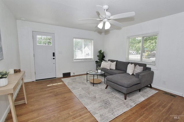 2124 S Kerr St, Boise, ID 83705