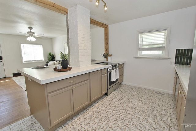 2124 S Kerr St, Boise, ID 83705