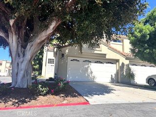 1 ALMADOR, Irvine, CA 92614