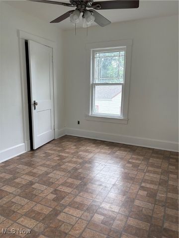 136 Rosemont Avenue, Austintown, OH 44515