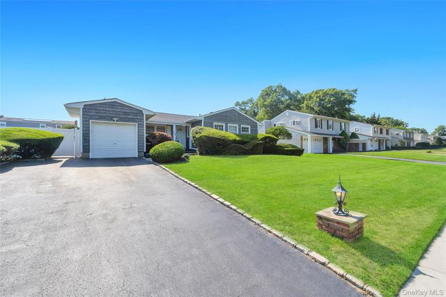 22 Dover Hill Drive, Nesconset, NY 11767