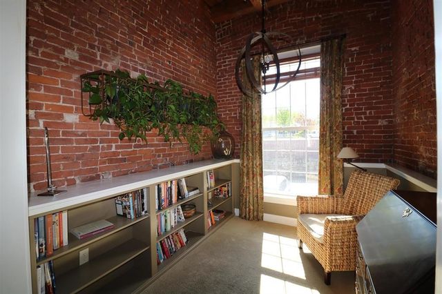 8 Main St Apt 11, Jaffrey, NH 03452