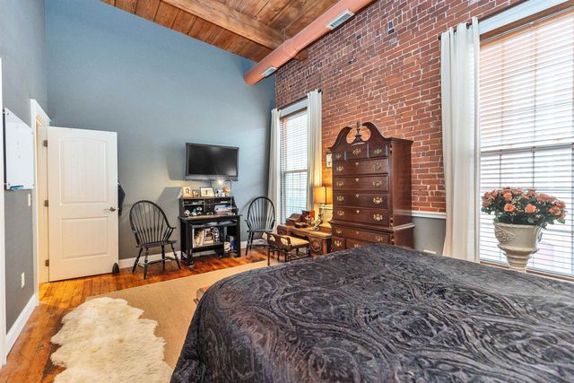 8 Main St Apt 11, Jaffrey, NH 03452