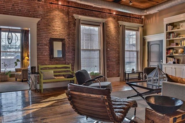 8 Main St Apt 11, Jaffrey, NH 03452