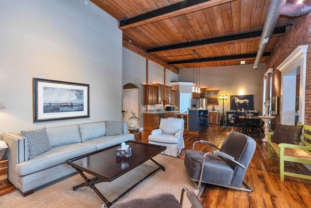 8 Main St Apt 11, Jaffrey, NH 03452