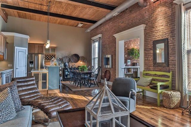 8 Main St Apt 11, Jaffrey, NH 03452