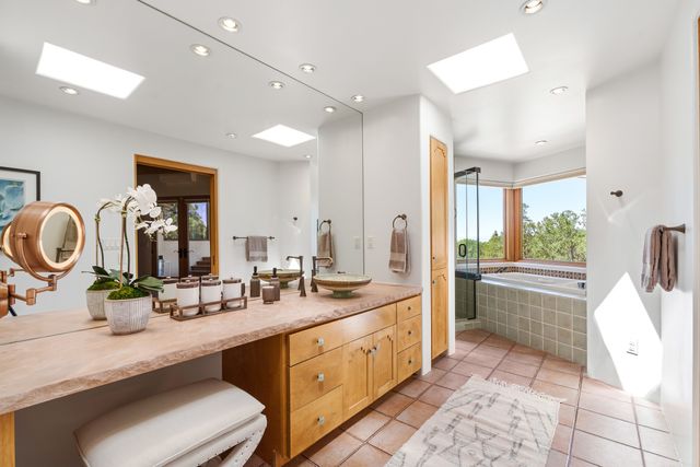 7622 Old Santa Fe, Santa Fe, NM 87505
