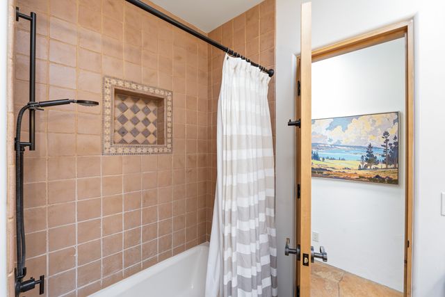 7622 Old Santa Fe, Santa Fe, NM 87505