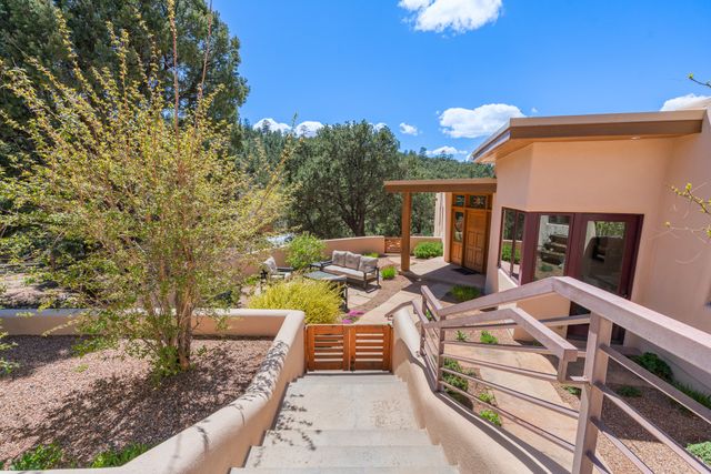 7622 Old Santa Fe, Santa Fe, NM 87505