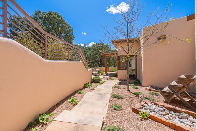 7622 Old Santa Fe, Santa Fe, NM 87505